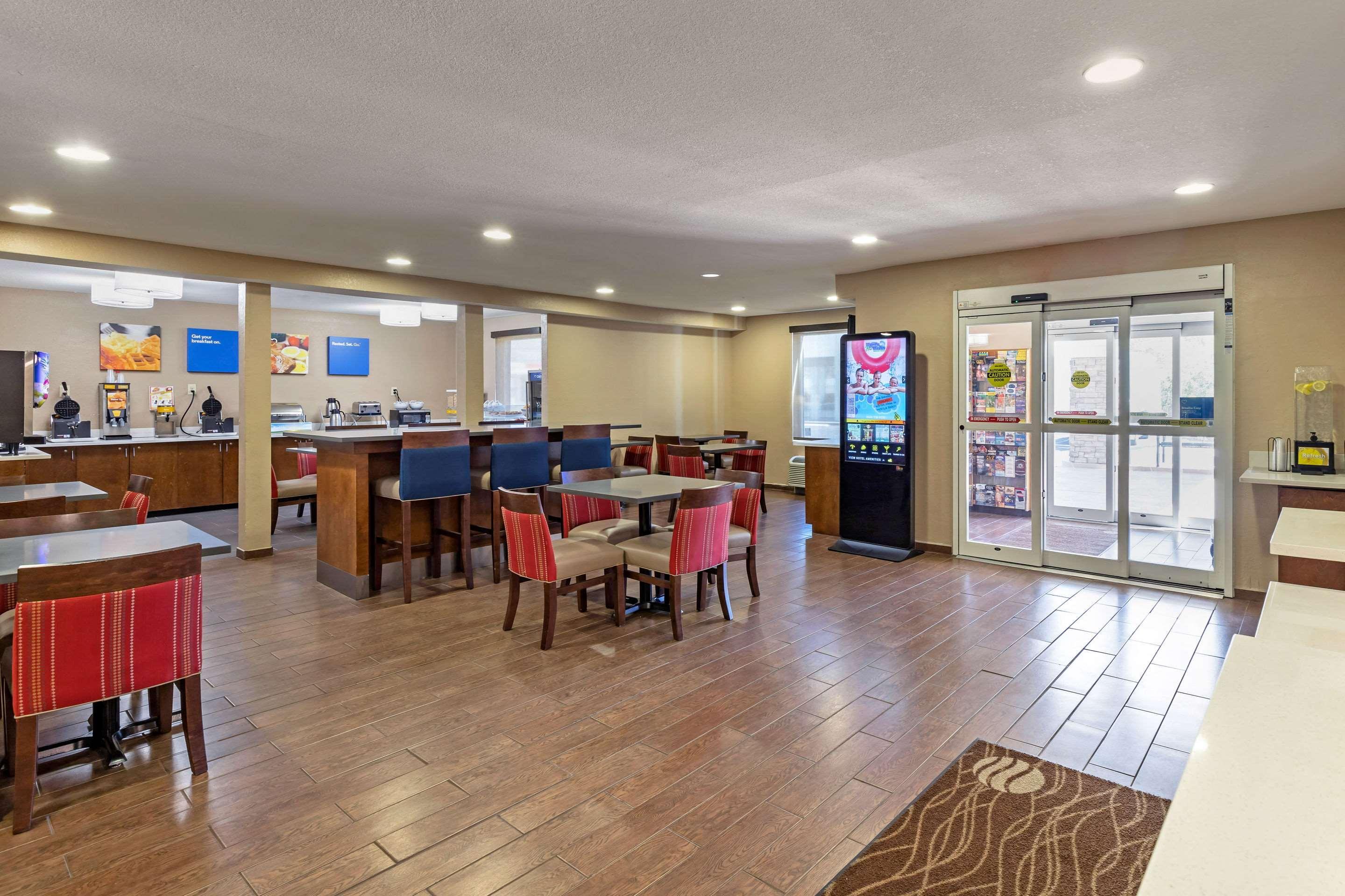 Comfort Inn N Myrtle Beach Barefoot Landing Норт-Міртл-Біч Екстер'єр фото